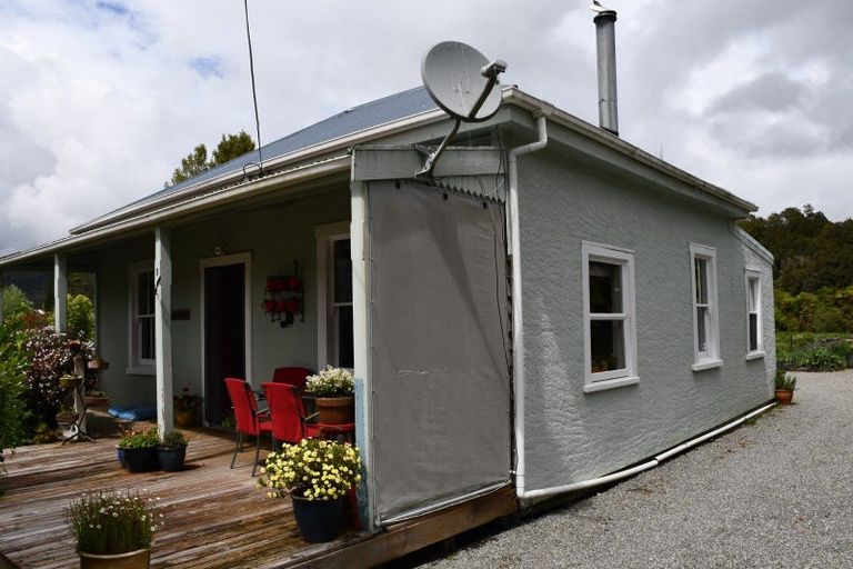 Photo of property in 8 Gladstone Street, Seddonville, Westport, 7891