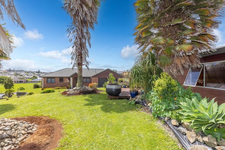 Photo of property in 10 Pointon Glade, Grandview Heights, Hamilton, 3200