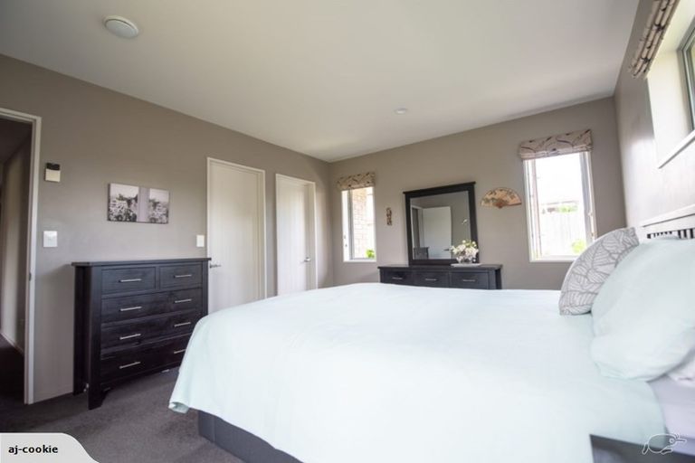 Photo of property in 82 Rothesay Road, Parklands, Christchurch, 8083