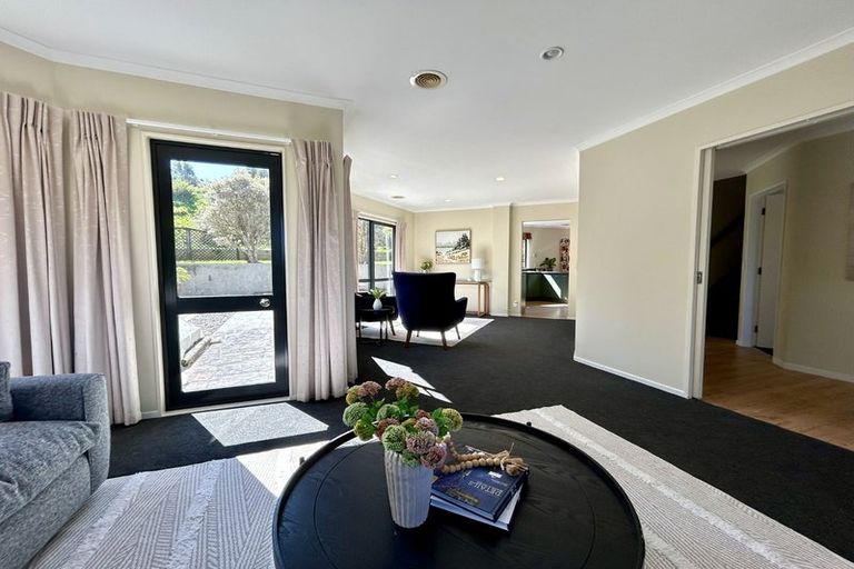 Photo of property in 13 Kilkelly Close, Tawa, Wellington, 5028