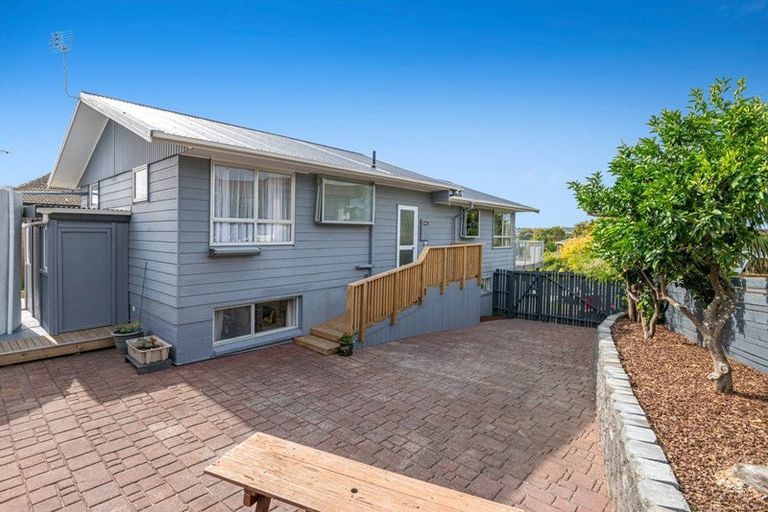 Photo of property in 6 Rakino Avenue, Manly, Whangaparaoa, 0930