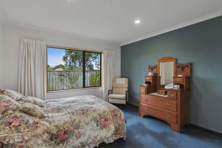 Photo of property in 11 Aburoc Place, Paraparaumu Beach, Paraparaumu, 5032