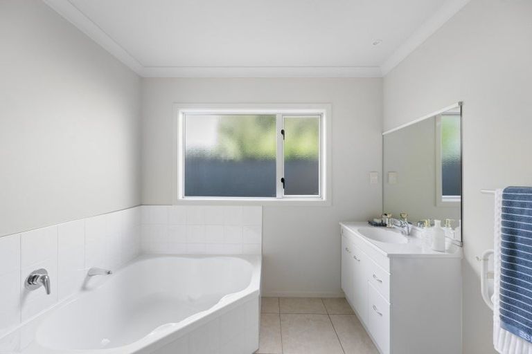 Photo of property in 21a O'dowd Road, Taradale, Napier, 4112