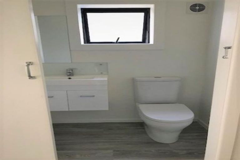 Photo of property in 3/13 Fillis Street, New Plymouth, 4310