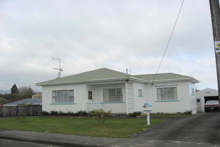 Photo of property in 1 Lancaster Street, Levin, 5510