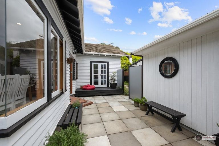 Photo of property in 28 Ludlam Crescent, Woburn, Lower Hutt, 5010
