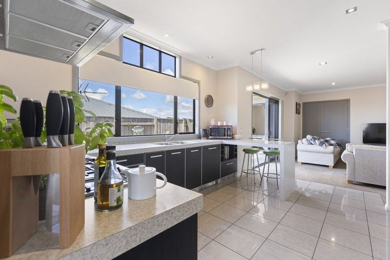 Photo of property in 48 Karamea Street, Whalers Gate, New Plymouth, 4310