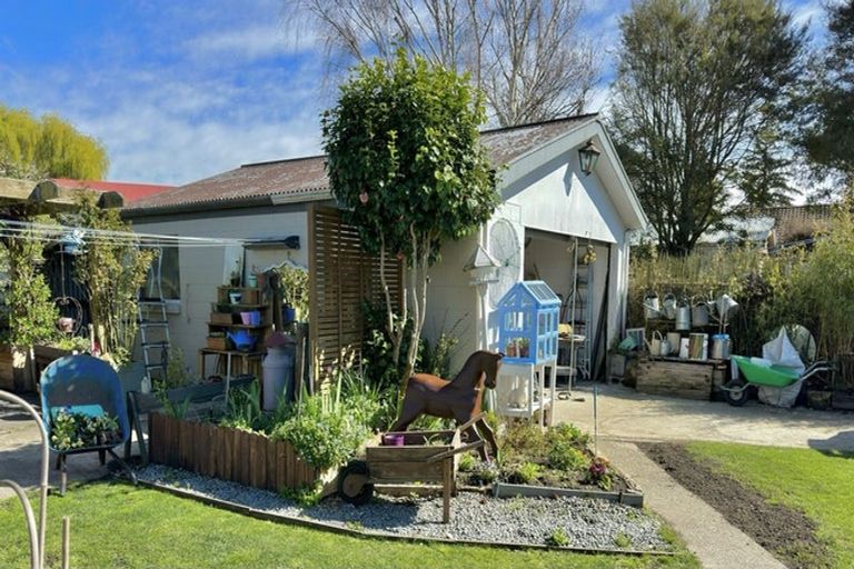 Photo of property in 37 Kinley Street, Rangiora, 7400