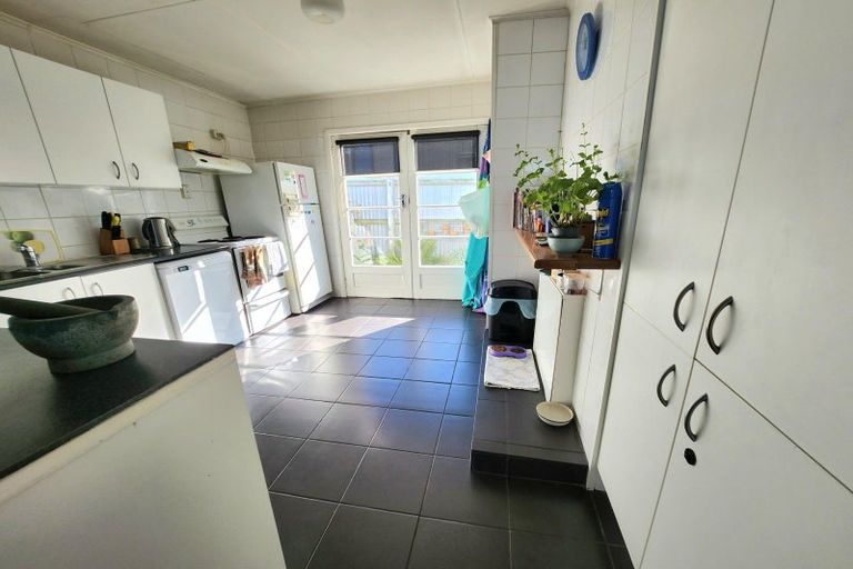 Photo of property in 72 Perth Street, South Hill, Oamaru, 9400