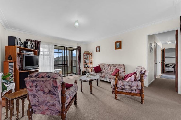 Photo of property in 2/10 Duke Street, Papakura, 2110