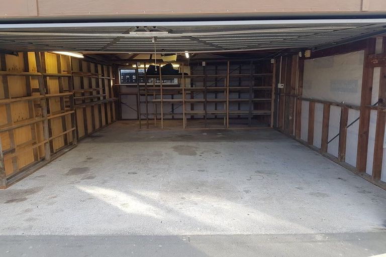 Photo of property in 15 Mortlake Street, Islington, Christchurch, 8042