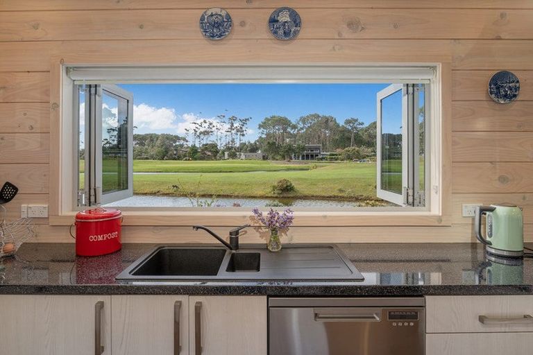 Photo of property in 107 Benjamin Place, Matarangi, Whitianga, 3592