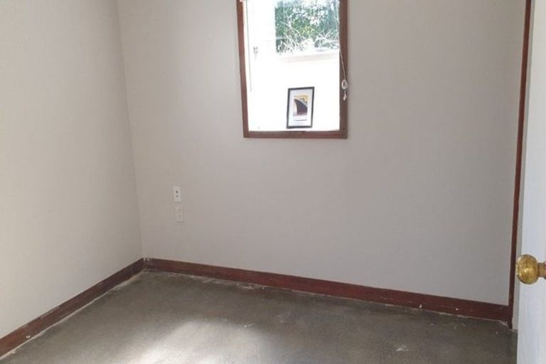 Photo of property in 81 Lauderdale Road, Birkdale, Auckland, 0626