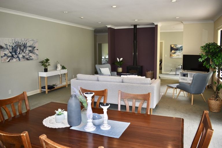 Photo of property in 224 Pukenamu Road, Te Horo, Otaki, 5581