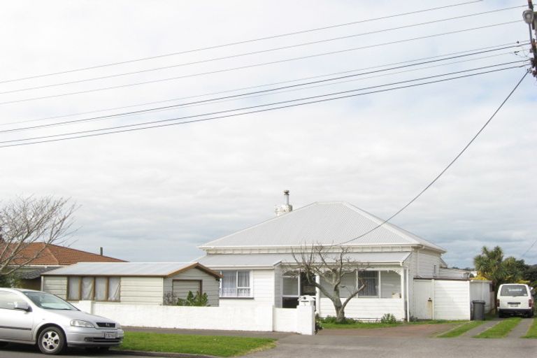 Photo of property in 5 Normanby Street, Fitzroy, New Plymouth, 4312