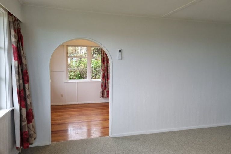 Photo of property in 57 Salford Street, Newlands, Wellington, 6037