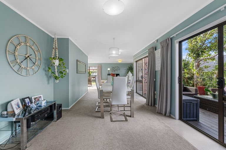 Photo of property in 6 Baronie Court, Half Moon Bay, Auckland, 2012