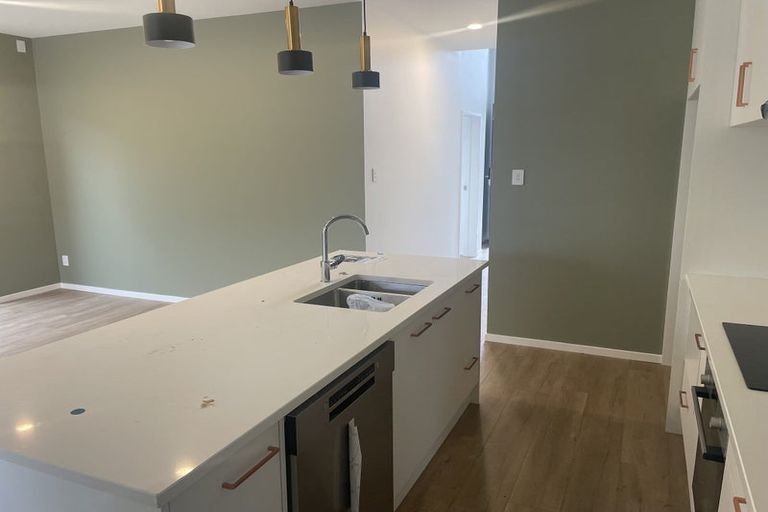 Photo of property in 21 Paparahi Place, Wainui, Silverdale, 0992