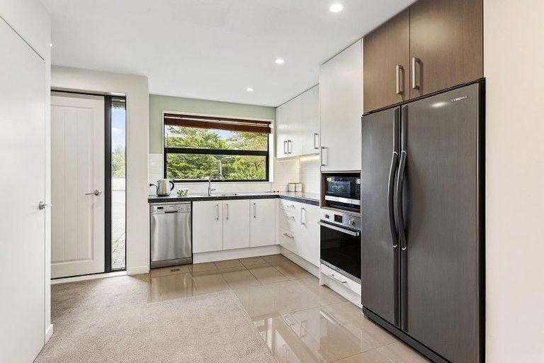 Photo of property in 1/8 Thatcher Crescent, Crofton Downs, Wellington, 6035