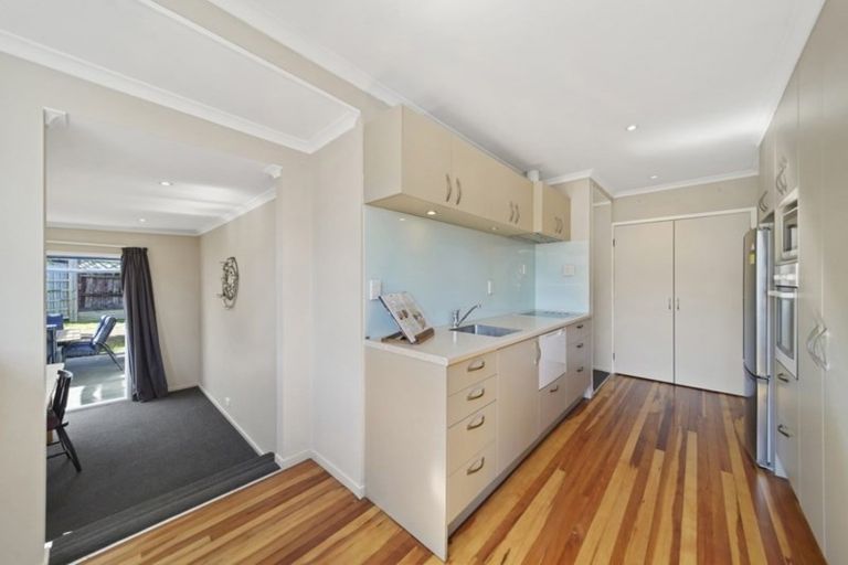 Photo of property in 34 Reelick Avenue, Pakuranga Heights, Auckland, 2010