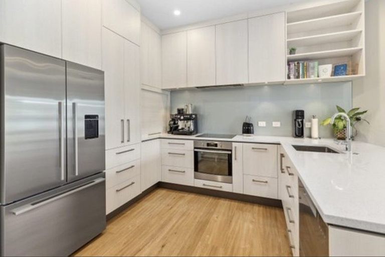 Photo of property in Stadium Garden Flats, 202/107 Thorndon Quay, Pipitea, Wellington, 6011