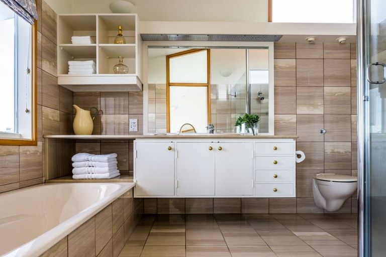 Photo of property in 13 Talavera Terrace, Kelburn, Wellington, 6012