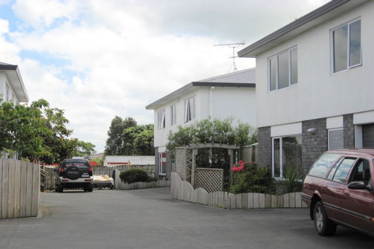 Photo of property in 30b Wellington Street, Pukekohe, 2120