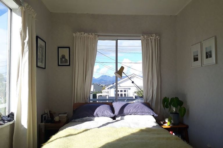 Photo of property in 2 Overtoun Terrace, Hataitai, Wellington, 6021