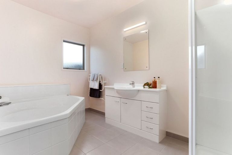 Photo of property in 21 Waimana Avenue, Northcote Point, Auckland, 0627