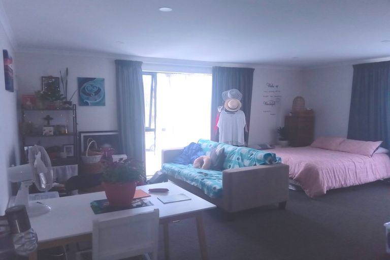 Photo of property in 53 Popokatea Drive, Takanini, 2112