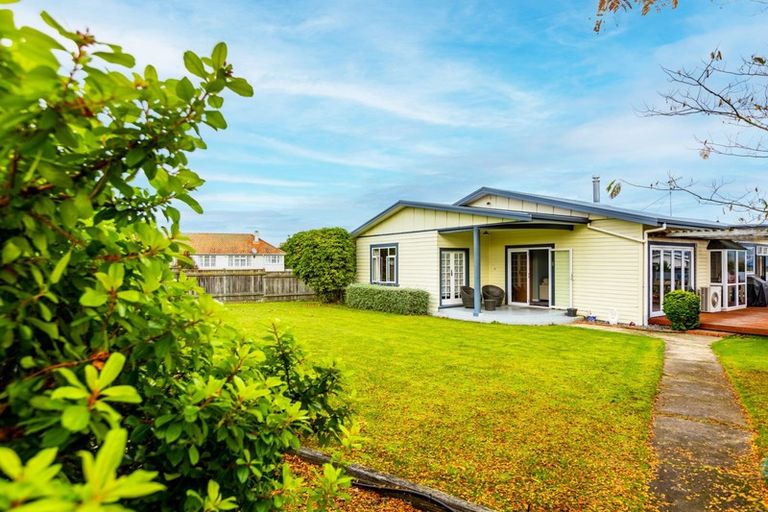 Photo of property in 16 Goodger Street, Waipukurau, 4200