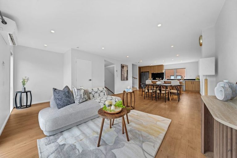 Photo of property in 21 Meritage Lane, Te Atatu South, Auckland, 0610