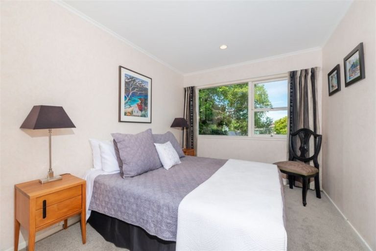 Photo of property in 25 Catalina Crescent, Forrest Hill, Auckland, 0620
