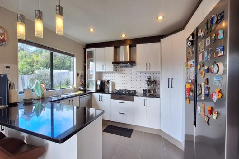 Photo of property in 34 Borneo Drive, Fairview Heights, Auckland, 0632