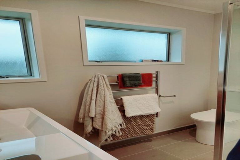 Photo of property in 1/166 Pigeon Mountain Road, Half Moon Bay, Auckland, 2012