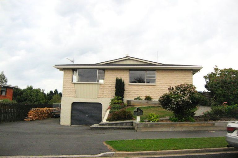 Photo of property in 14 Estuary Crescent, Fairfield, Dunedin, 9018