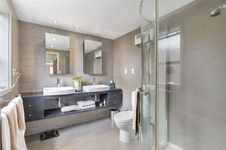 Photo of property in 16 Harper Street, Chatswood, Auckland, 0626