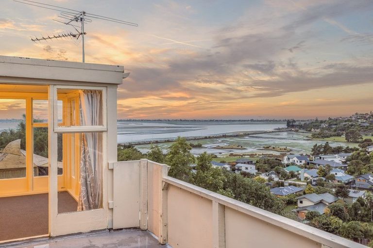 Photo of property in 61 Mount Pleasant Road, Mount Pleasant, Christchurch, 8081