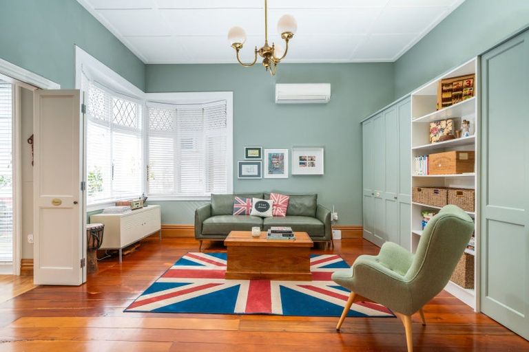 Photo of property in 5 Armour Avenue, Mount Victoria, Wellington, 6011