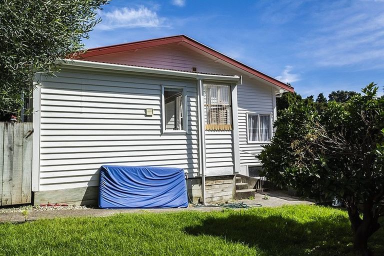 Photo of property in 13 Bracken Street, New Plymouth, 4310