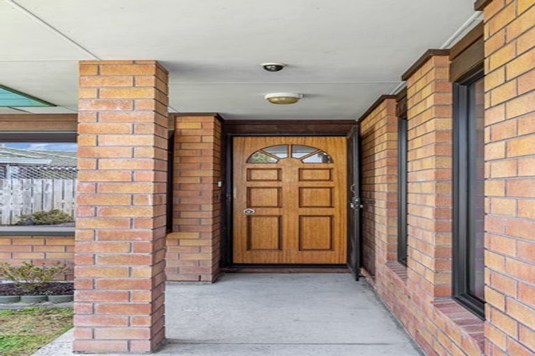 Photo of property in 19 Sturges Road, Henderson, Auckland, 0612