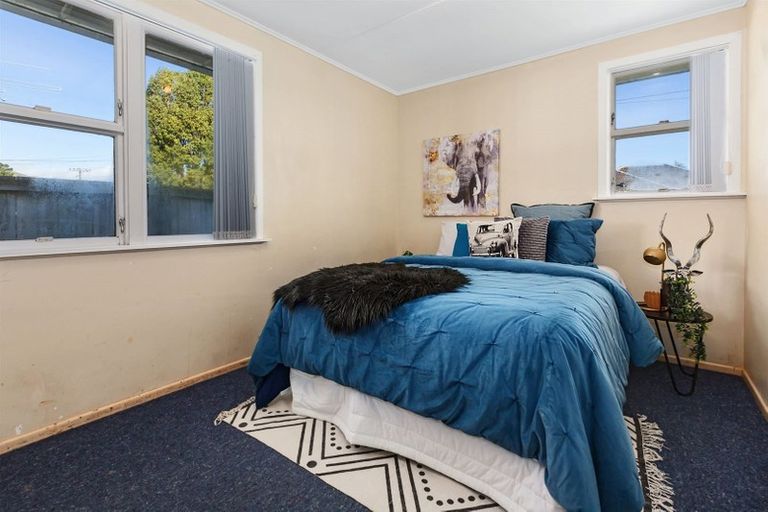 Photo of property in 11 D'urville Street, Cannons Creek, Porirua, 5024