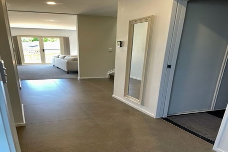 Photo of property in 7/14 Fields Parade, Oteha, Auckland, 0632