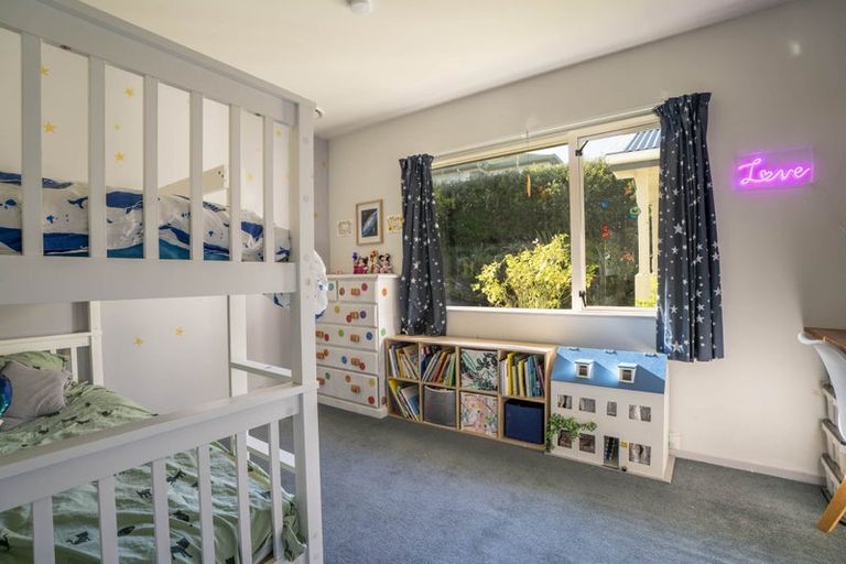 Photo of property in 7 Padstow Place, Camborne, Porirua, 5026