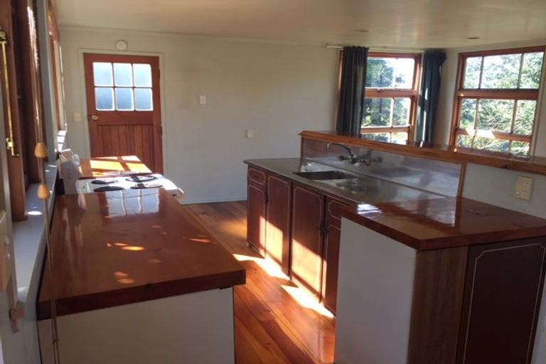 Photo of property in 116 Tiroroa Avenue, Te Atatu South, Auckland, 0610