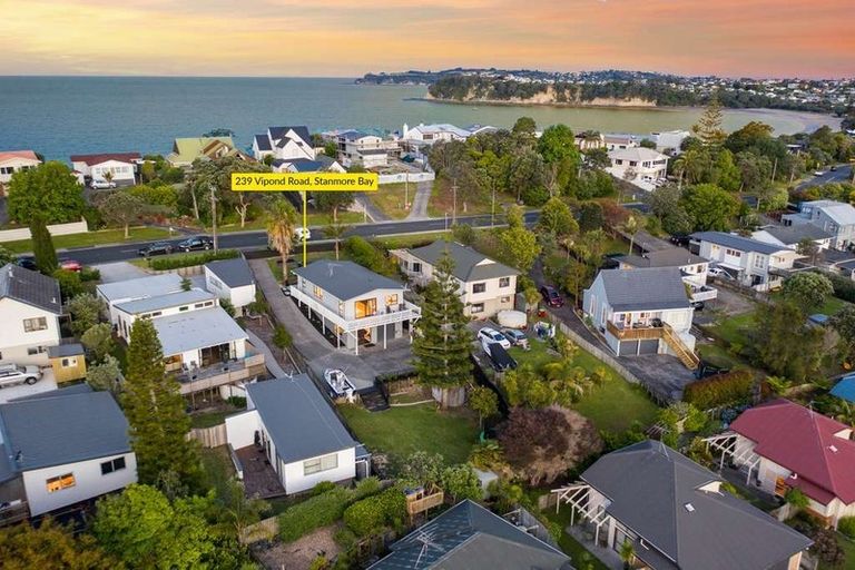 Photo of property in 239 Vipond Road, Stanmore Bay, Whangaparaoa, 0932