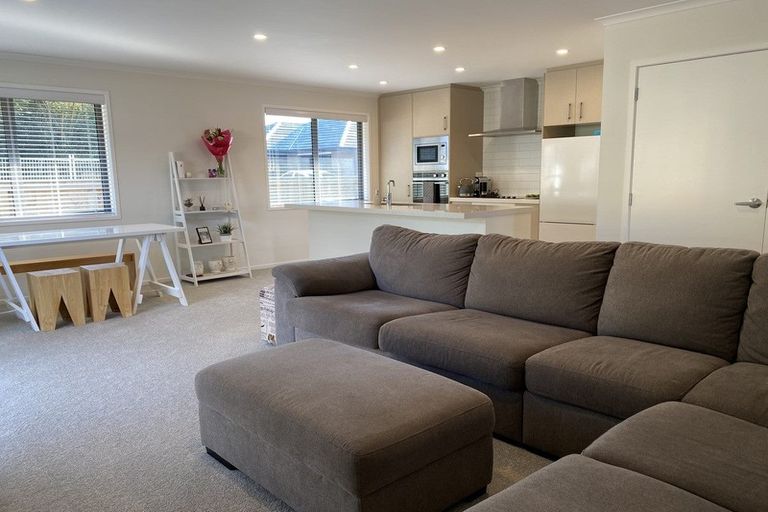 Photo of property in 6 Nukuroa Close, Waitara, 4320