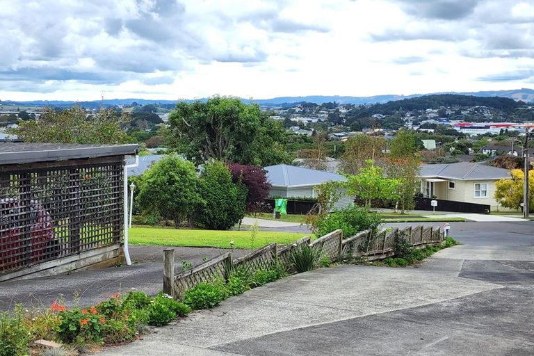 Photo of property in 12a Bilkey Avenue, Pukekohe, 2120