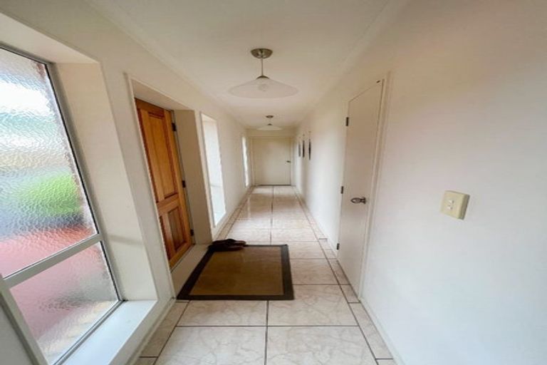 Photo of property in 102b Wharf Road, Te Atatu Peninsula, Auckland, 0610