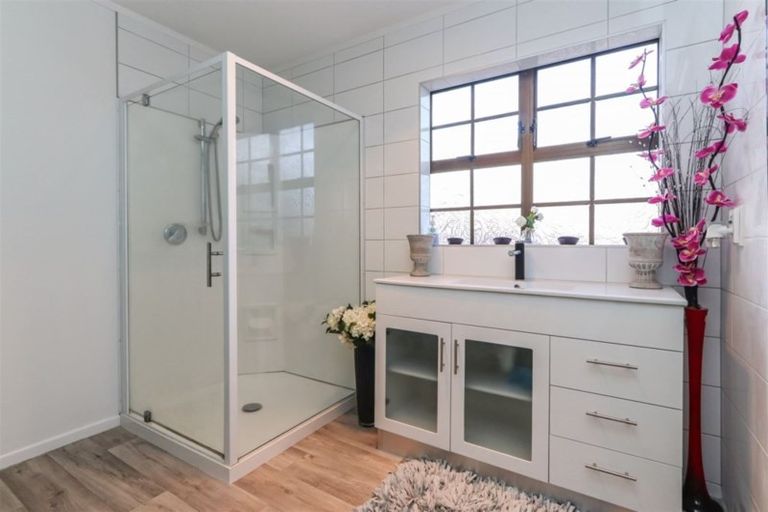 Photo of property in 9 Kauri Street, Inglewood, 4330